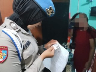 Pasutri Tanpa Identitas Digrebek Polisi di Kos-kosan Karimun.