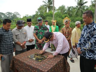 Tugu Diresmikan, Desa Lubuk Dicanangkan Sebagai Kampung Pancasila