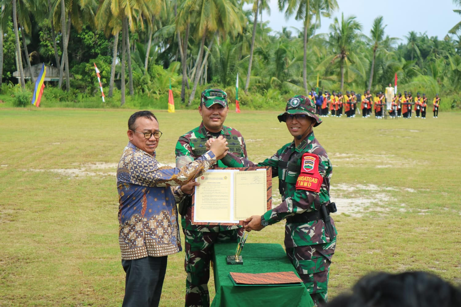 TMMD ke-117 Kodim 0317/TBK resmi ditutup, di Lapangan Ikatan Pemuda Buru (IPB) Kelurahan Buru, Kecamatan Buru, Kabupaten Karimun.