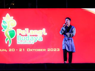 Paul Gayo dan Aulia Hipnotis Penonton Saat Tampil di Opening Ceremony Pelangi Budaya Nusantara