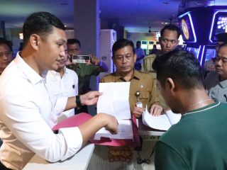 Satreskrim Polres Karimun monitoring aktifitas Arena Permainan Ketangkasan di Oriental Swalayan Jalan A. Yani Kelurahan Sungai Lakam Timur.