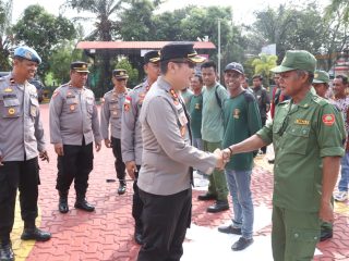 Polres Karimun menggelar apel Sat Linmas, dalam rangka persiapan pengamanan Pemilu serentak tahun 2024 di wilayah hukum Polres Karimun.