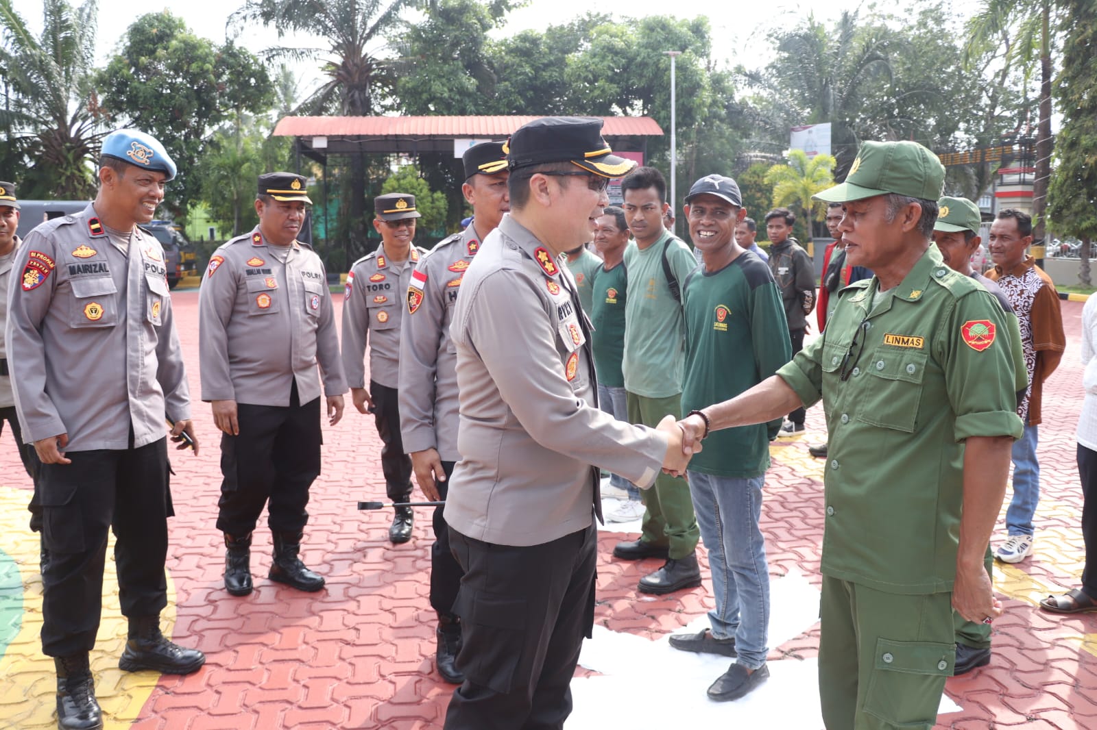 Polres Karimun menggelar apel Sat Linmas, dalam rangka persiapan pengamanan Pemilu serentak tahun 2024 di wilayah hukum Polres Karimun.