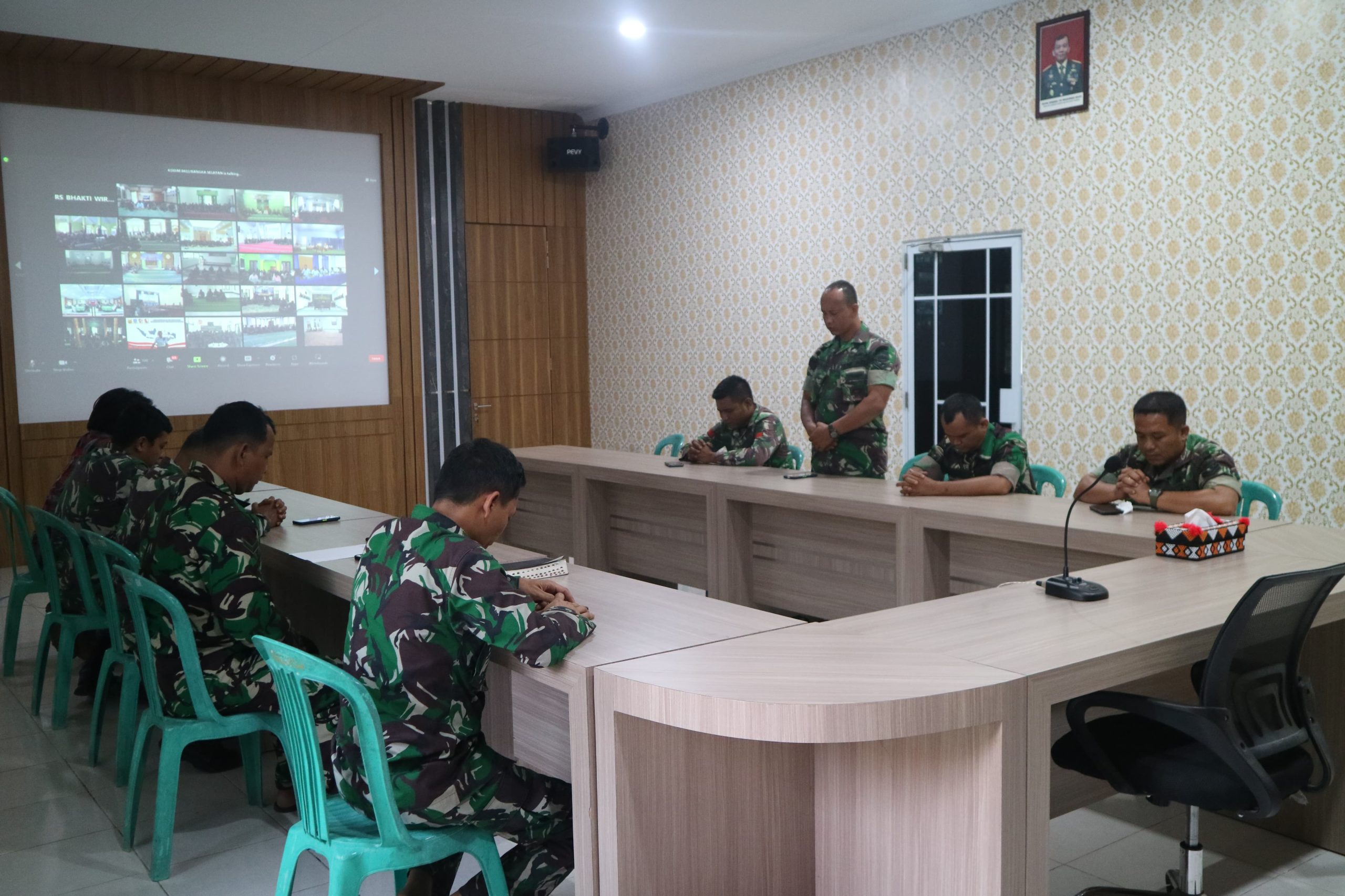 Kodim 0317/TBK menggelar vicon doa bersama dalam rangka memperingati HUT TNI ke-78, Selasa (2/10/2023) kemarin.