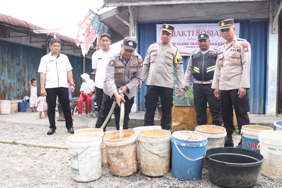 Dalam rangka menyambut HUT Humas Polri yang Ke-72 tahun, Sihumas Polres Karimun melaksanakan berbagai kegiatan bakti sosial.