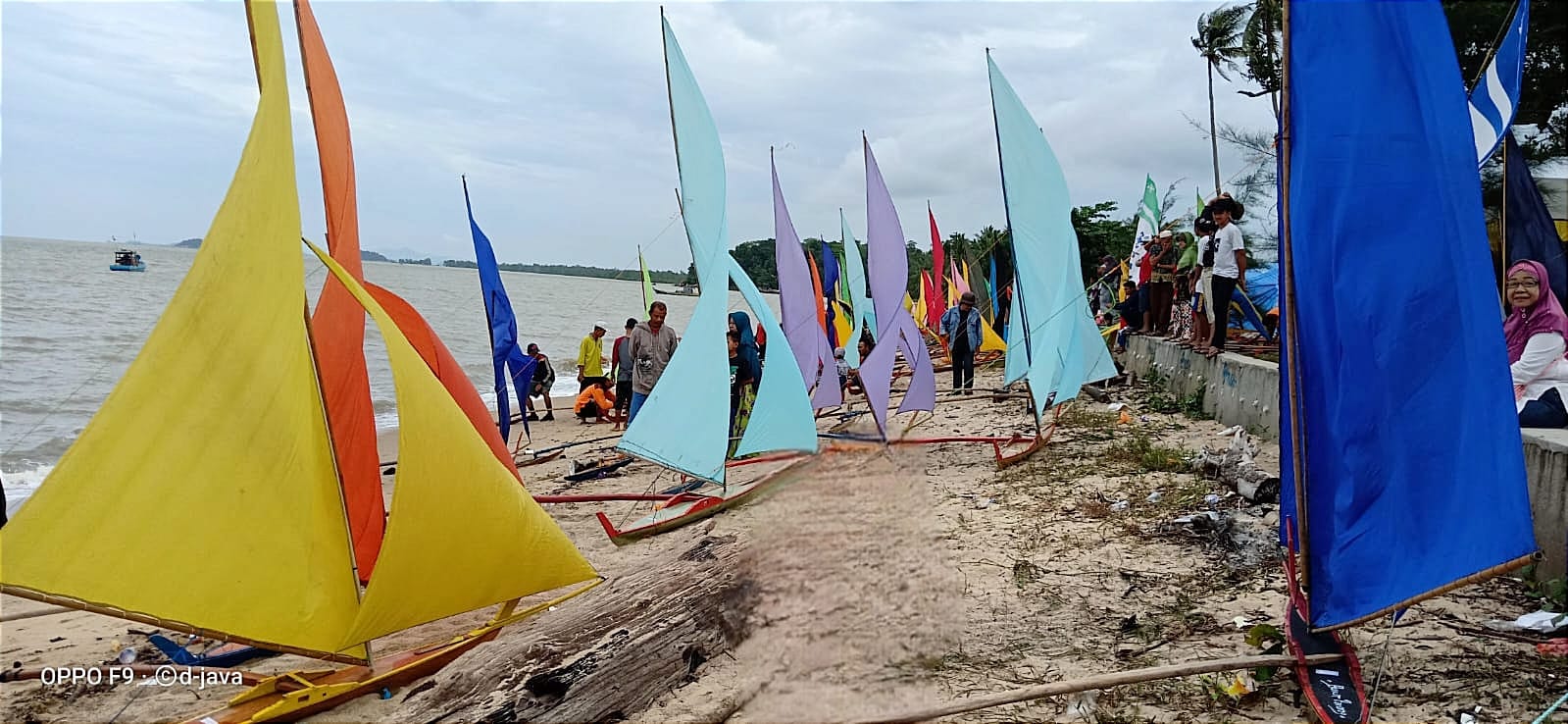 Mendukung pelestarian permainan tradisional di wilayah operasional Perusahaan, PT Timah Tbk ikut berpartisipasi dalam perlombaan Jong Sampan.