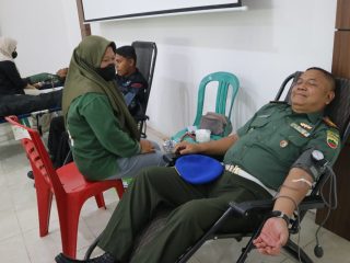 Kodim 0317/TBK melaksanakan kegiatan donor darah, yang digelar di Aula Makodim, 0317/TBK, Selasa (12/12/2023).