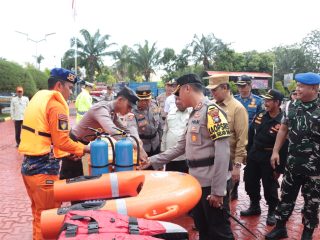 Dalam rangka meningkatkankan kesiap-siagaan menghadapi bencana alam, Polres Karimun melaksanakan apel kesiapan penanggulangan bencana.