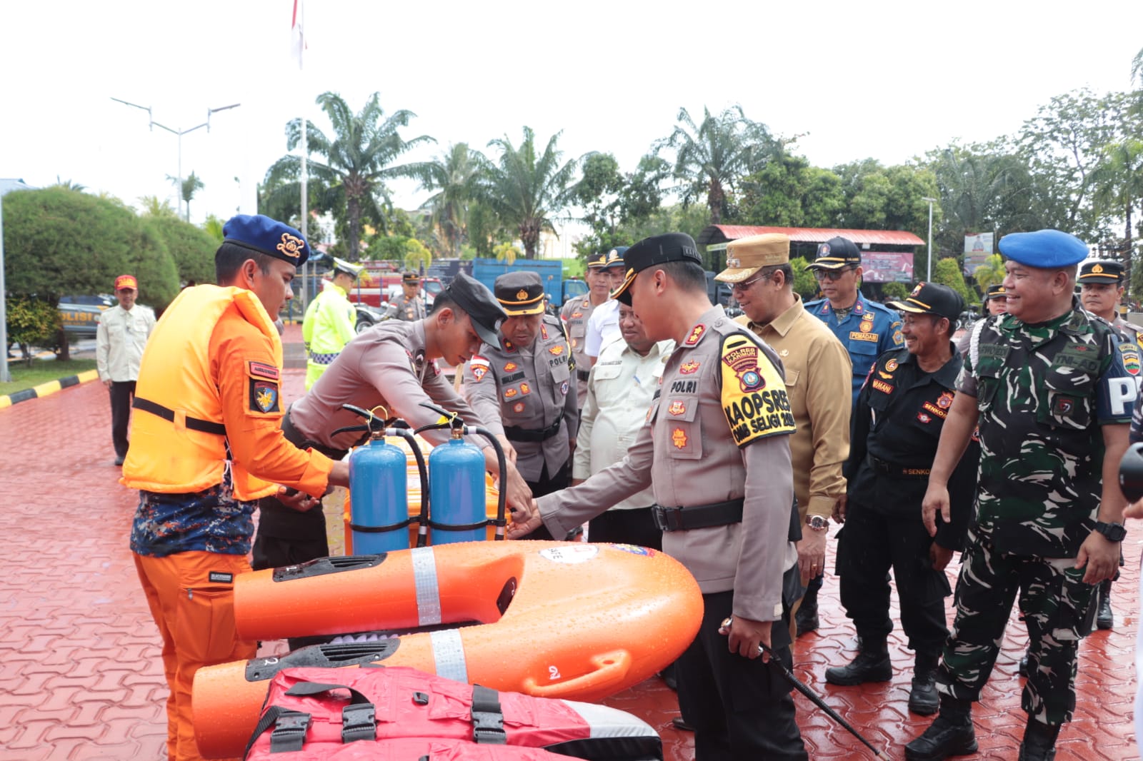 Dalam rangka meningkatkankan kesiap-siagaan menghadapi bencana alam, Polres Karimun melaksanakan apel kesiapan penanggulangan bencana.