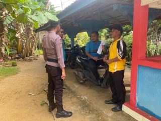 Dalam rangka menciptakan pemilu damai, Bhabinkamtibmas jajaran Polsek Polres Karimun memberikan pesan-pesan kamtibmas kepada masyarakat.