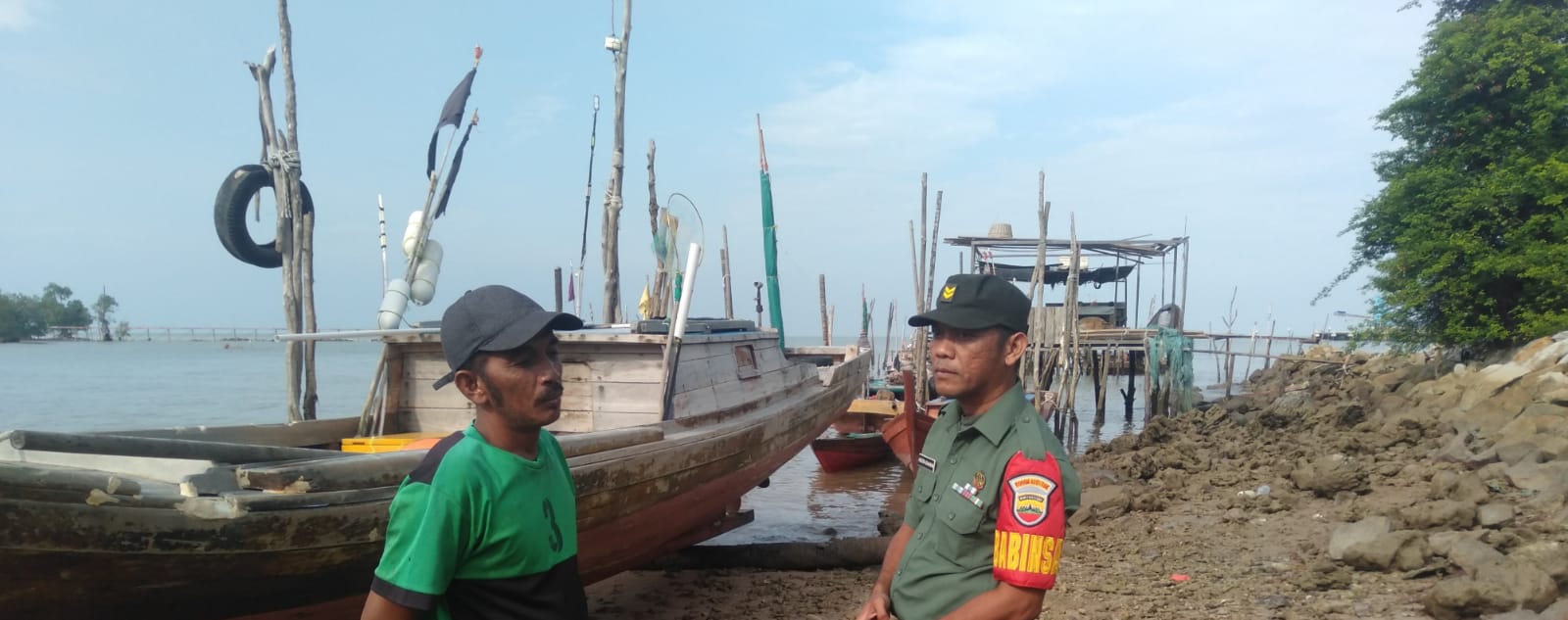 Upaya membangun komunikasi sosial dengan seluruh masyarakat terus dilakukan oleh Babinsa, untuk mewujudkan kemanunggalan TNI dan Rakyat.