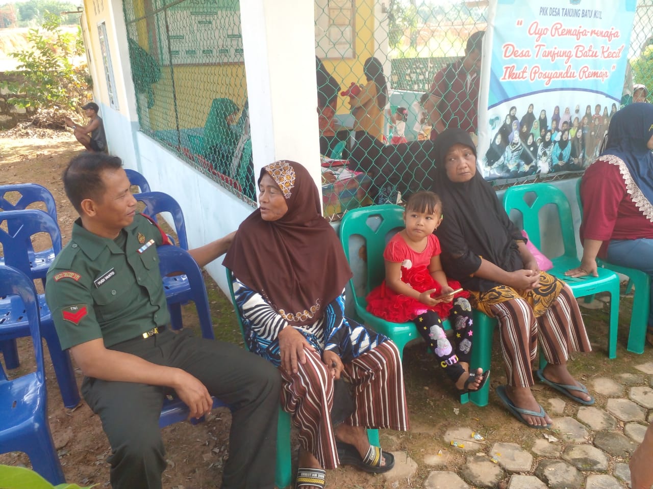 Babinsa Desa Tanjung Hutan Koramil 01/Balai Kodim 0317/TBK, Koptu Yudi Yanto melaksanakan kegiatan monitoring pelaksanaan posyandu lansia.