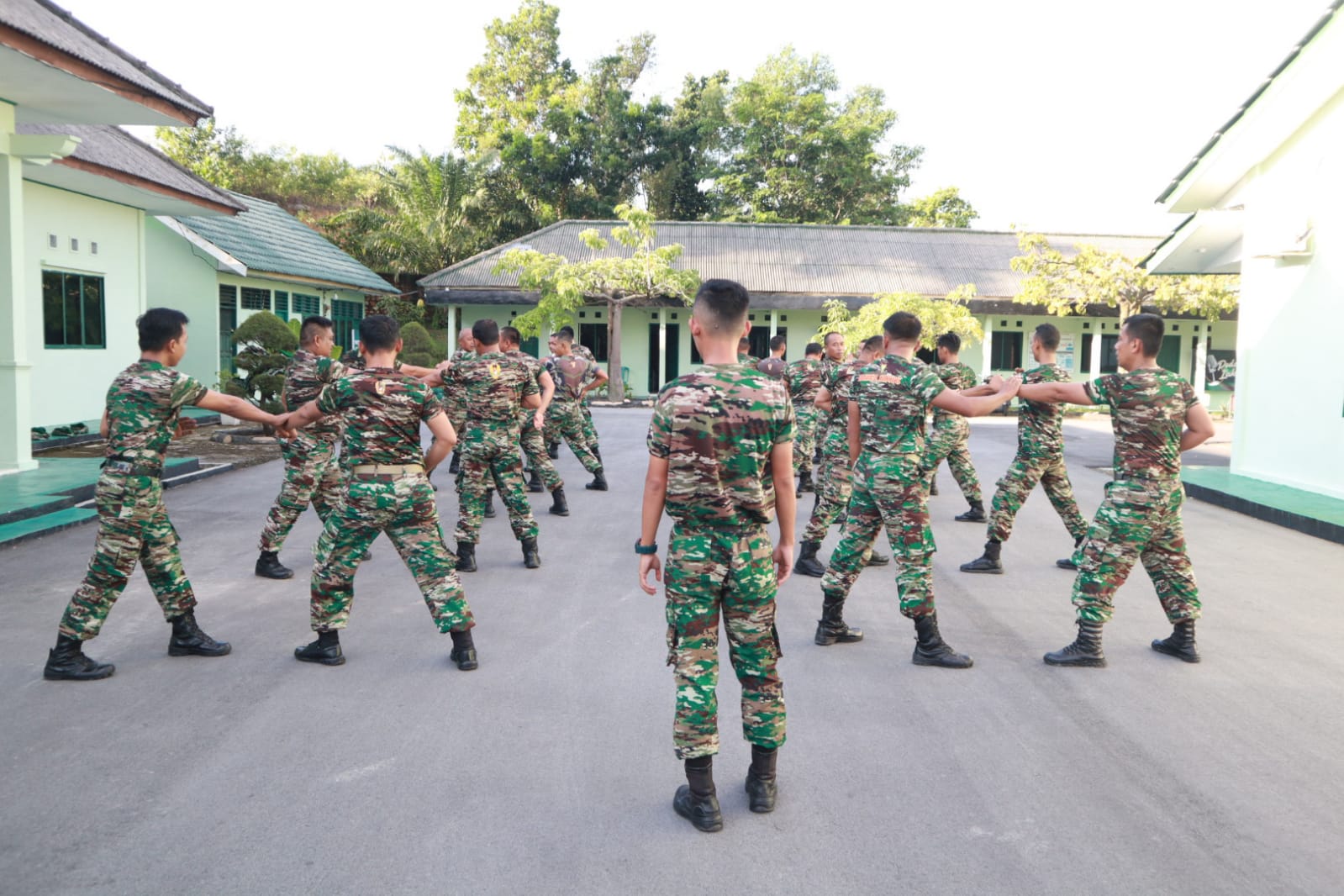 Asah Kemampuan Beladiri, Prajurit Kodim 0317/TBK Latihan Beladiri Militer Taktis