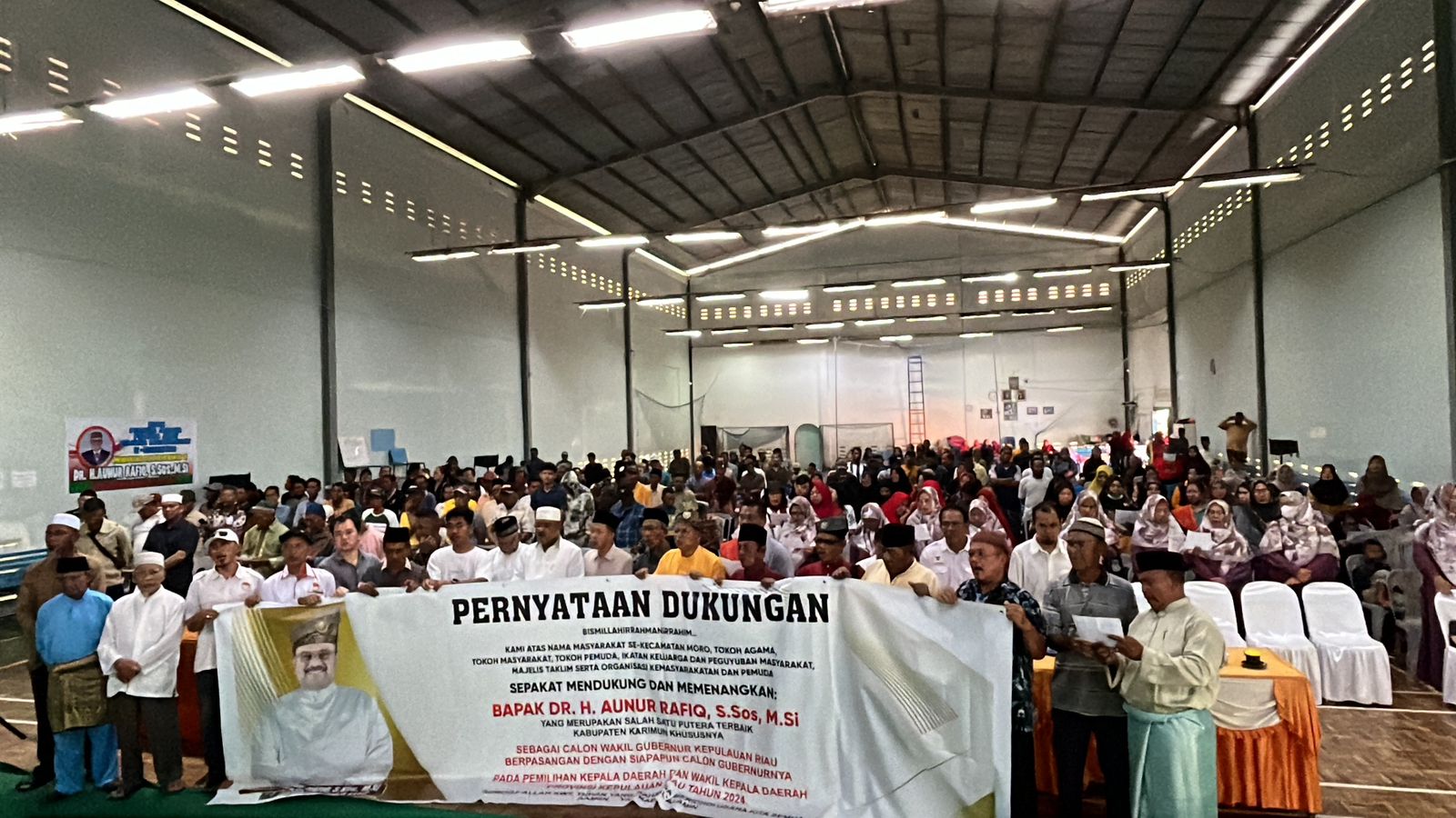 Masyarakat Kecamatan Moro, Kabupaten Karimun mendukung Aunur Rafiq maju sebagai calon Wakil Gubernur Kepulauan Riau, Sabtu (6/7/2024).