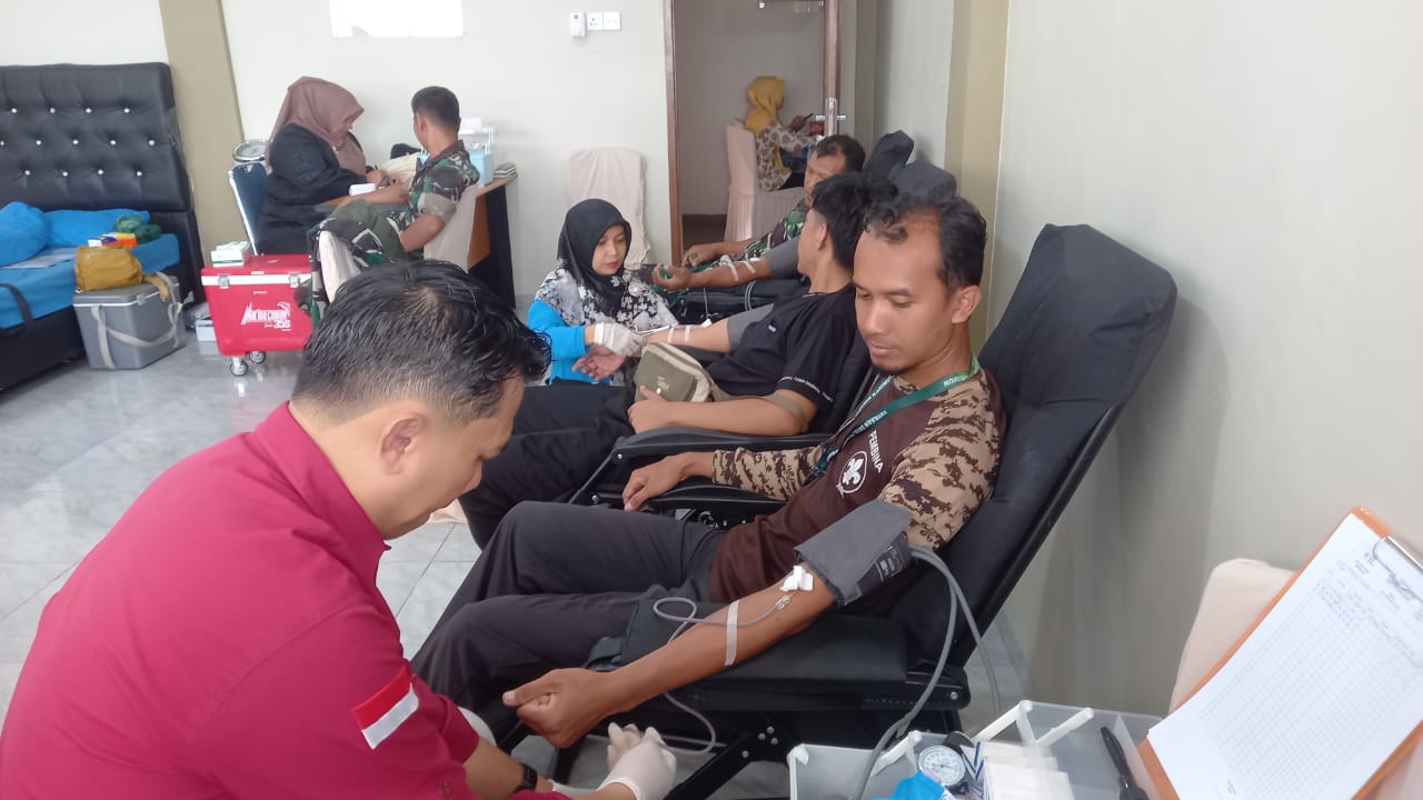 Yayasan Darul Mukmin menggelar kegiatan donor darah di Klinik Yayasan Darul Mukmin, Kamis (15/8/2024) kemarin.