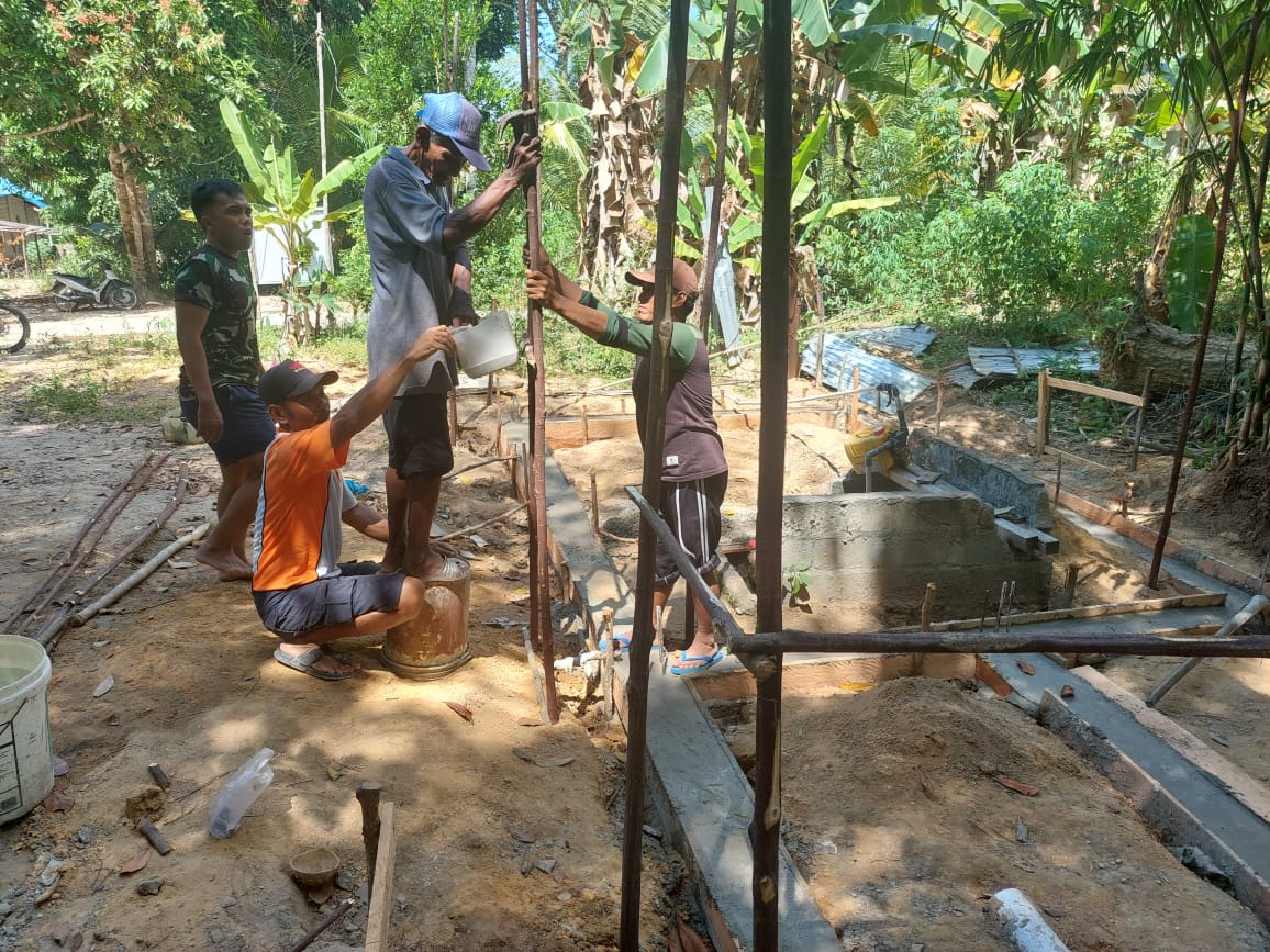 Dukung pembangunan infrastruktur di wilayah pedesaan, Kodim 0317/TBK melaksanakan program TMMD) ke-121 di Dusun 1 Desa Sanglar.