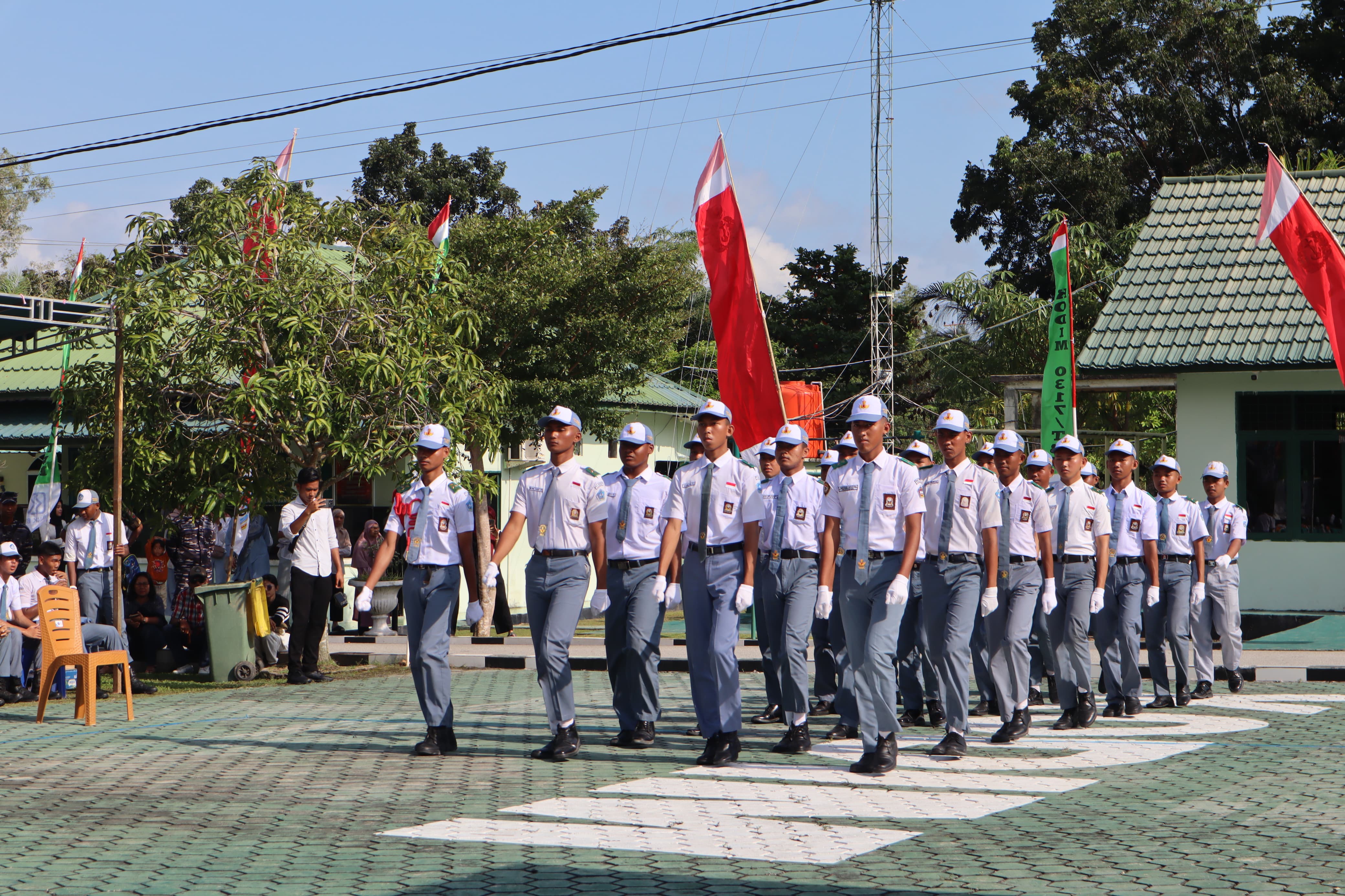 Peringati HUT TNI ke-79, Dandim 0317/TBK Letkol Inf Ida Bagus Putu Mudita gelar lomba Peraturan Baris Berbaris (PBB) tingkat SLTP dan SLTA.