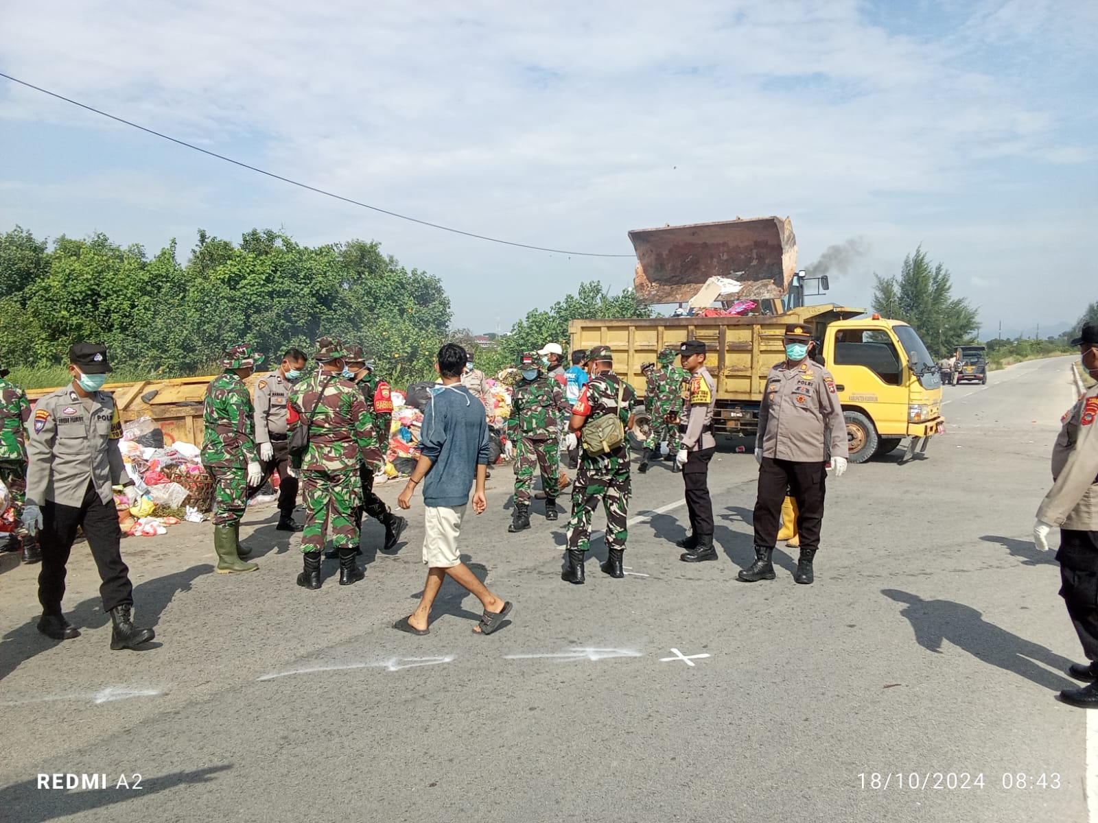 Gotong Royong Pembersihan Lingkungan di Coastal Area