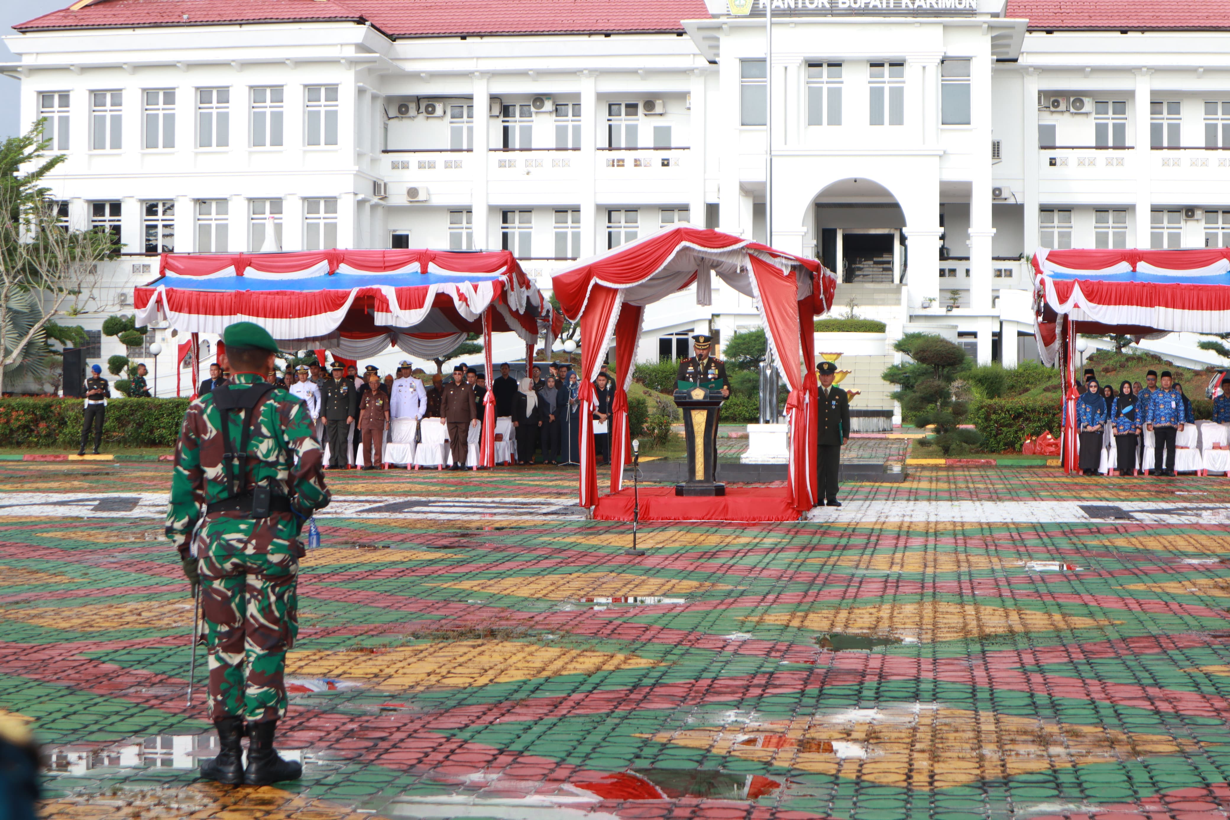 Dandim 0317/TBK Letkol Pimpin Upacara Hari Pahlawan di Karimun